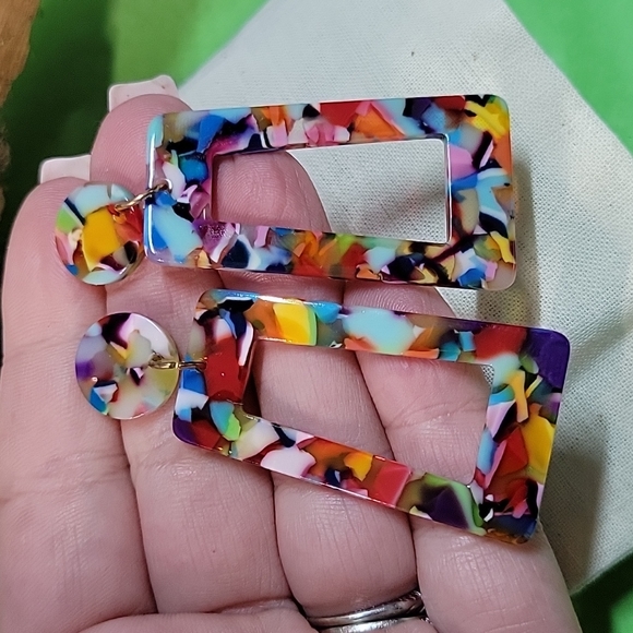 Kaleidescope Lucite Drop Earrings, oblong - Picture 4 of 6